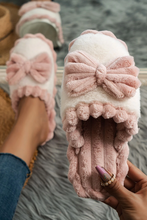 Load image into Gallery viewer, Fushia Bow Plush Winter Slipper
