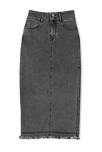 Load image into Gallery viewer, Black Raw Edge Side Slits Buttoned Midi Denim Skirt
