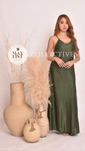 Load image into Gallery viewer, Annika Maxi Dress
